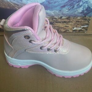 Infant girl hiking boots .